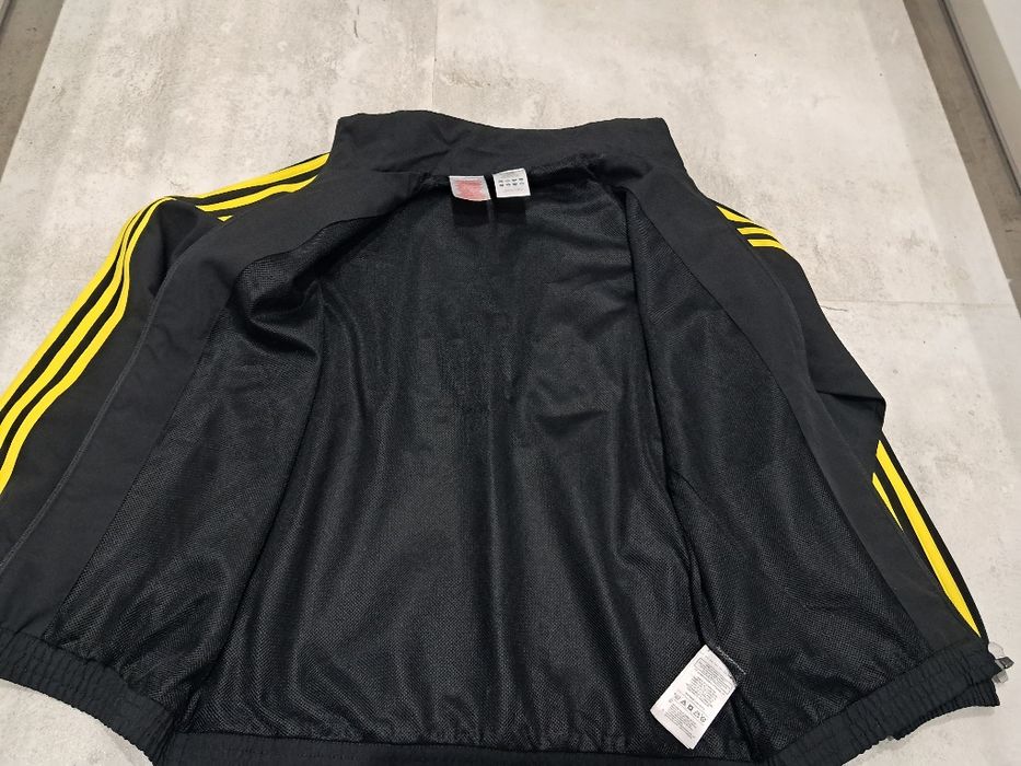 Lekka kurtka adidas rozmiar 152