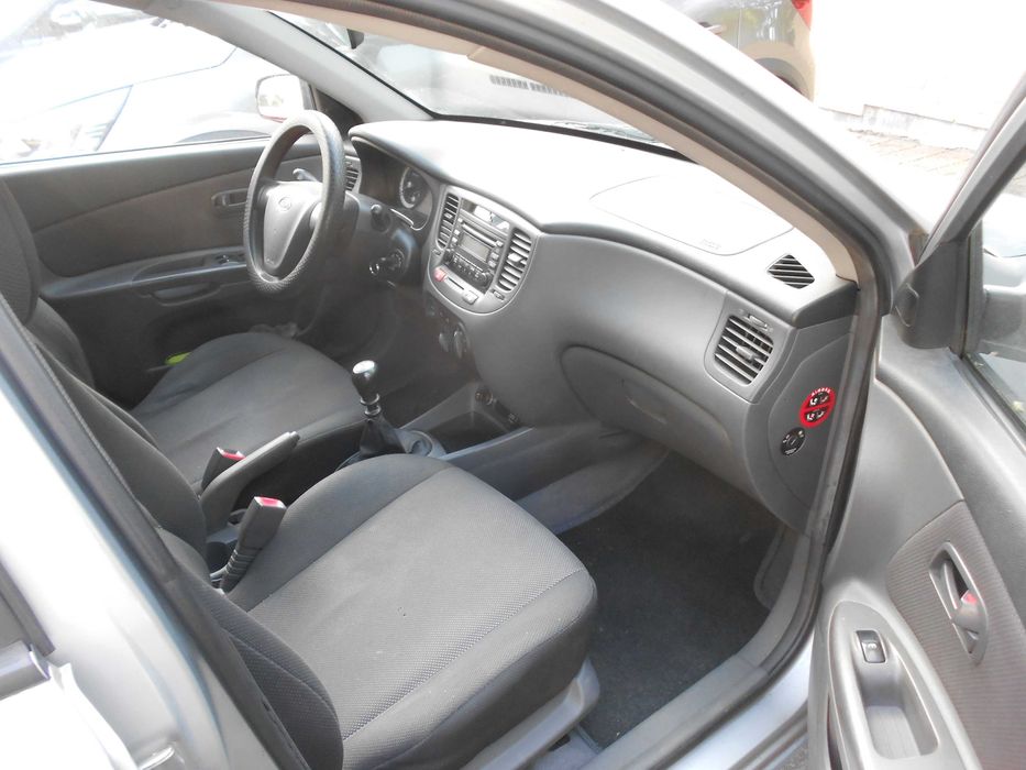 KIA  RIO  1.4   97 Cv  em  bom  estado  geral