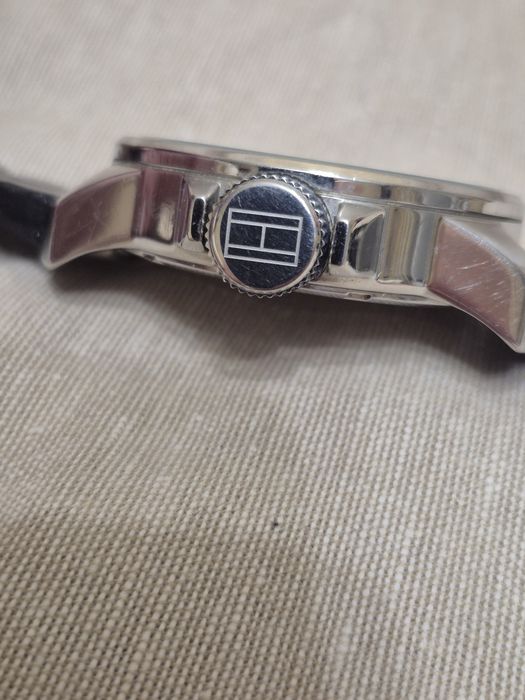 Часы Tommy hilfiger