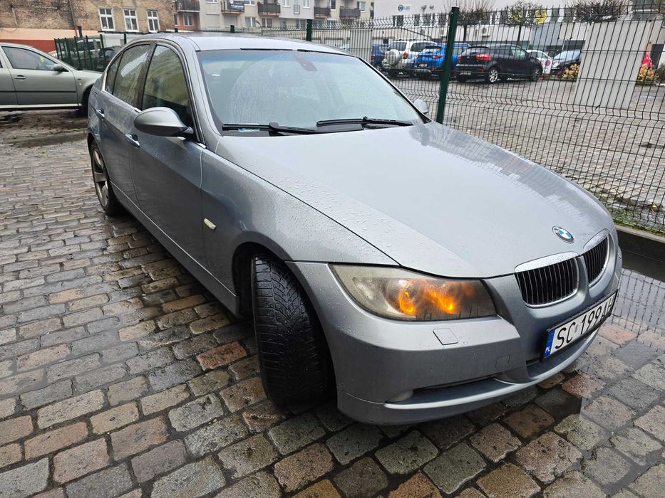 Samochód BMW E90 325i