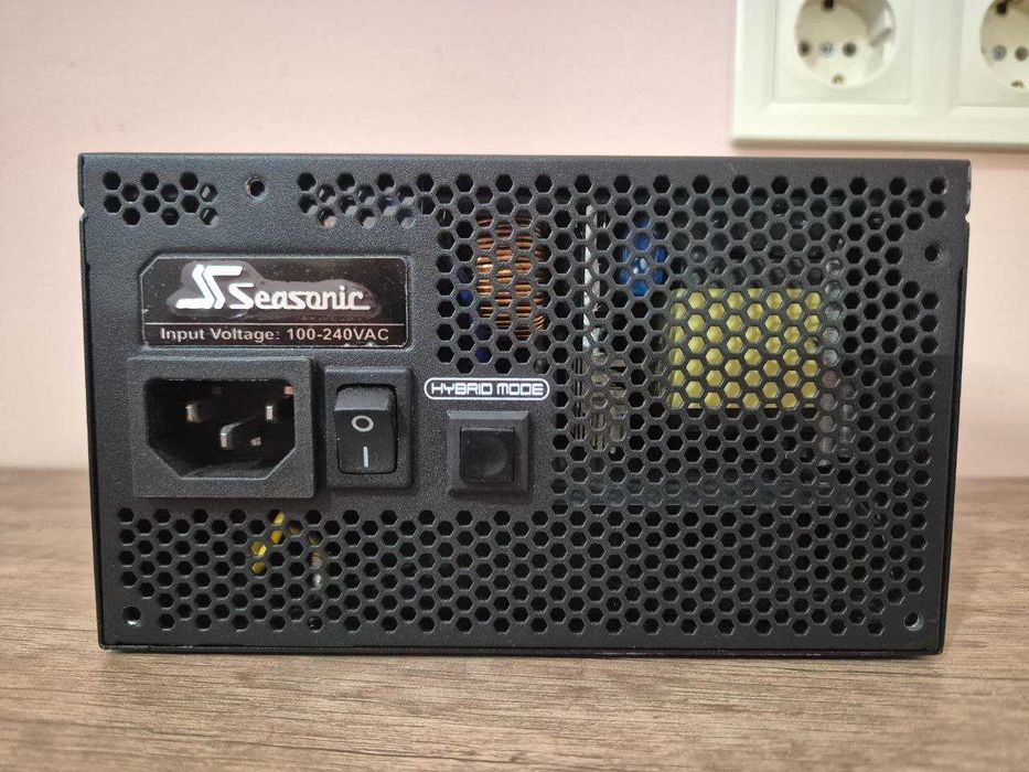 Блок питания живлення Seasonic FOCUS SSR-750PX 750W 80 PLUS Platinum