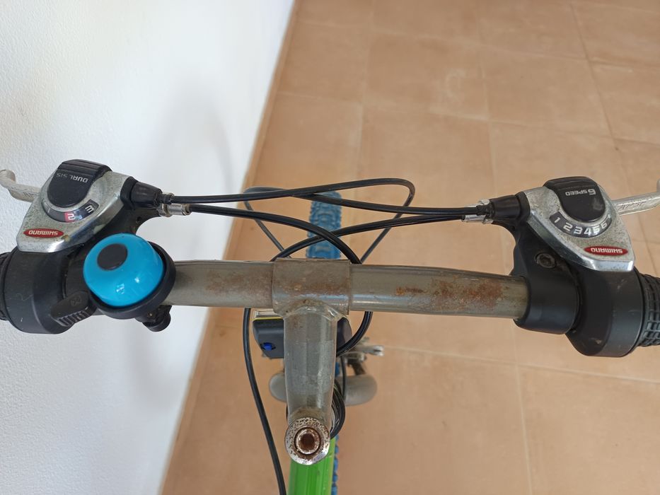 Bicicleta roda 24 com 18 velocidades