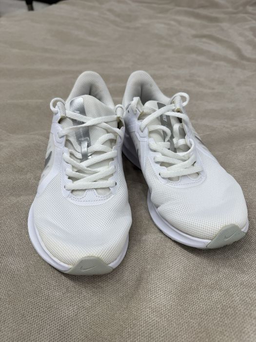 Кросівки бігові/в зал Nike білі