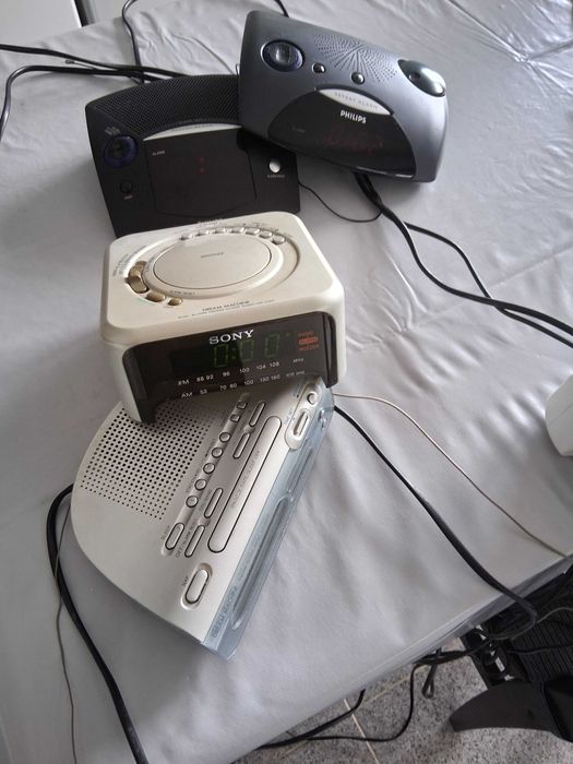 4 Rádios despertador Sony e Philips em bom estado