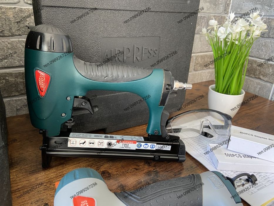 Пневмостеплер,стереот,Степлер пневматический(скоби) Голландія AIRPRESS