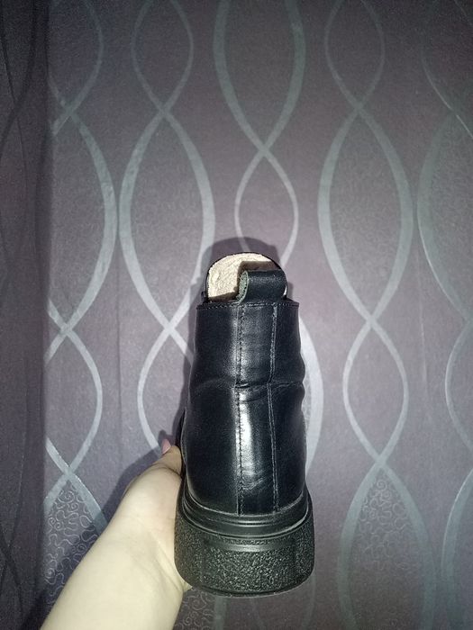 Продам кожаные ботинки 39р. (Кременчуг )