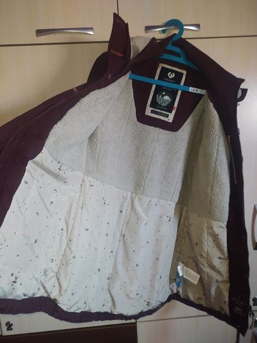 Жіноча осінньо--весняна парка розмір М.