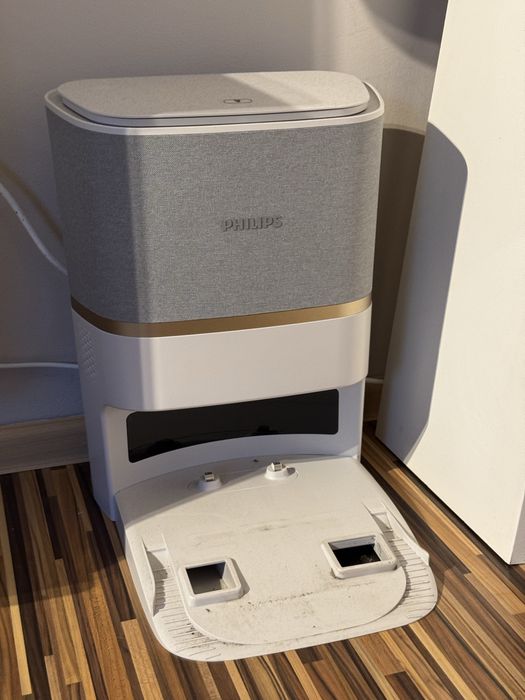 Robot sprzatajacy Philips Aqua 7000 - bogaty zestaw, 2 stacje