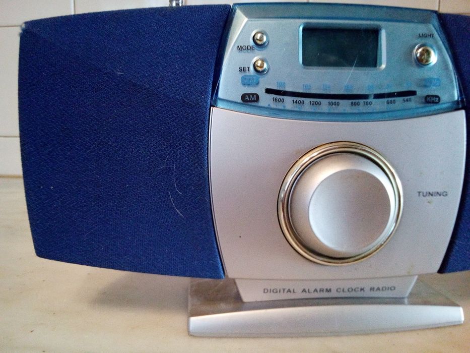 Rádio Despertador Antigo (Avaria)