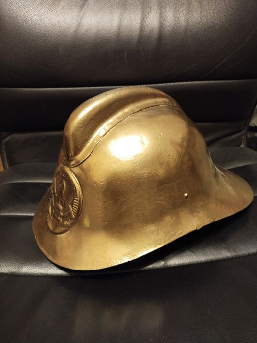 Шлем каска пожарного
