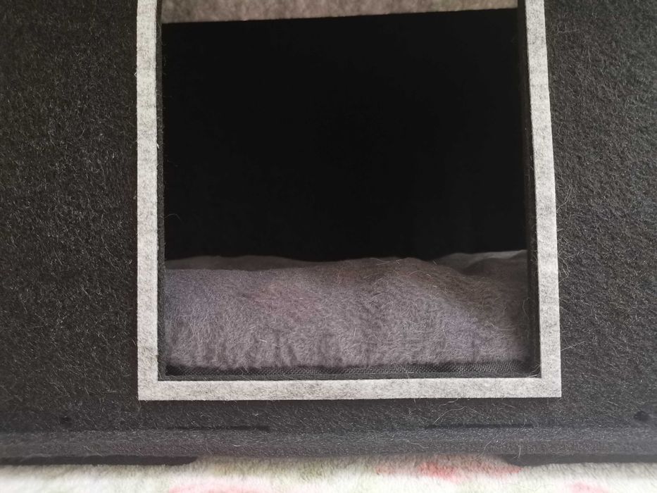 Будиночок для котиків і песиків