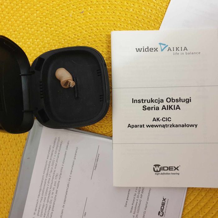 Aparat słuchowy videx na prawe ucho.