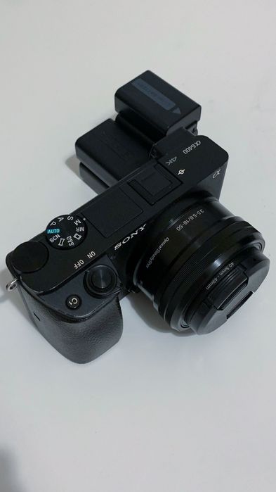 Câmera Sony A6400 + Lente 16-55 Sony + SD + 5 Baterias