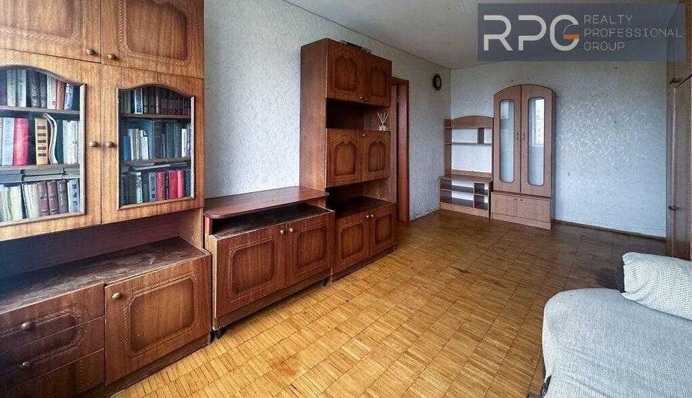 Продається 3к. квартира по вул. А.Солов'яненка,8  рк