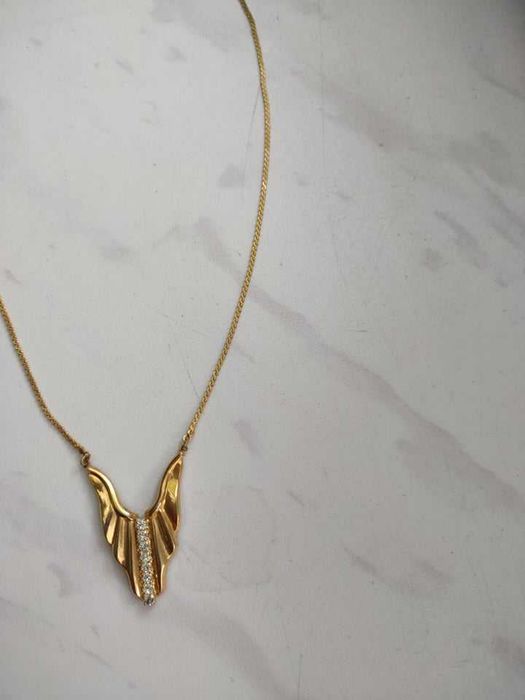 Elegancki pozłacany naszyjnik łańcuszek