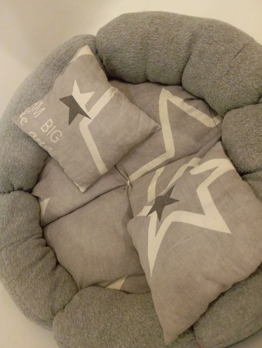 Лежанка для котиків чи собачок