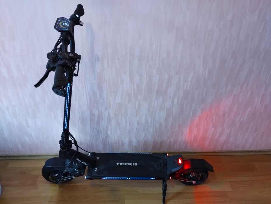 Електросамокат Hiley Tiger 10 GT 60V 23Ah  Два мотори по 1.4 kW