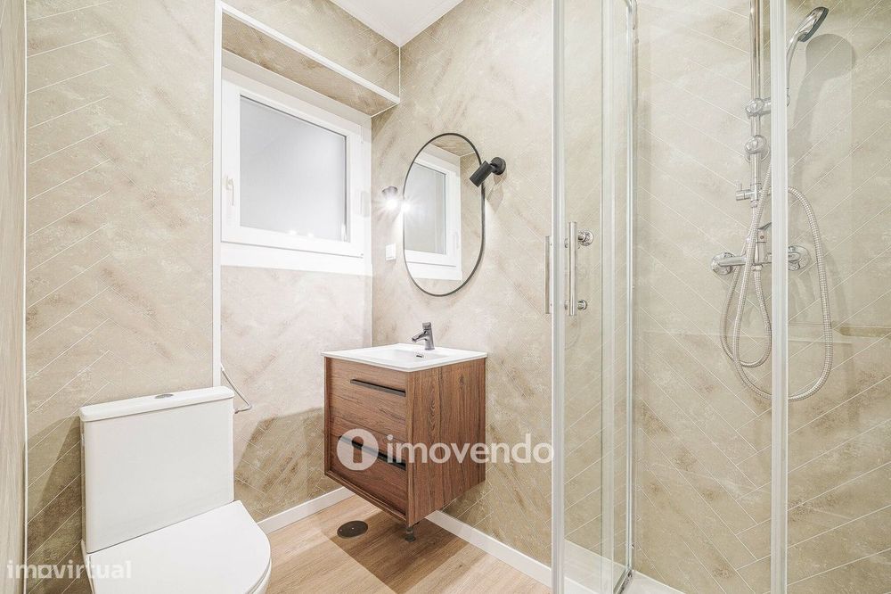 Apartamento T1 remodelado e com cozinha equipada, em Entrecampos