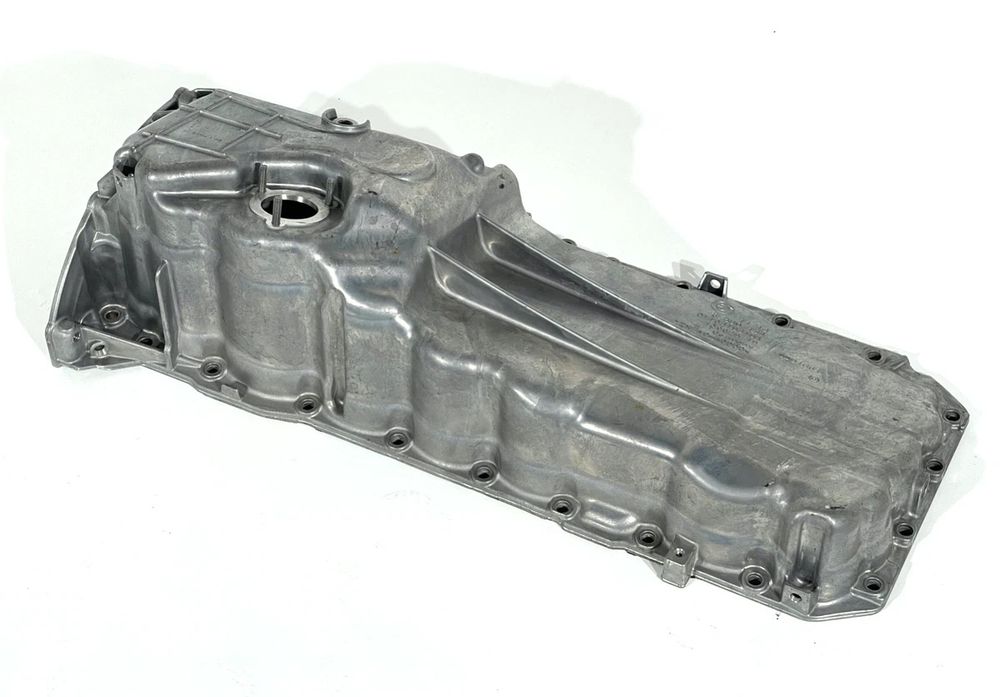 Поддон новый BMW B58B30A G20 G30 F20 F30 задний привод 11138580126