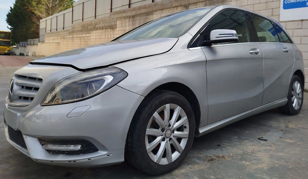 Para peças MERCEDES-BENZ Classe B (W246, W242)