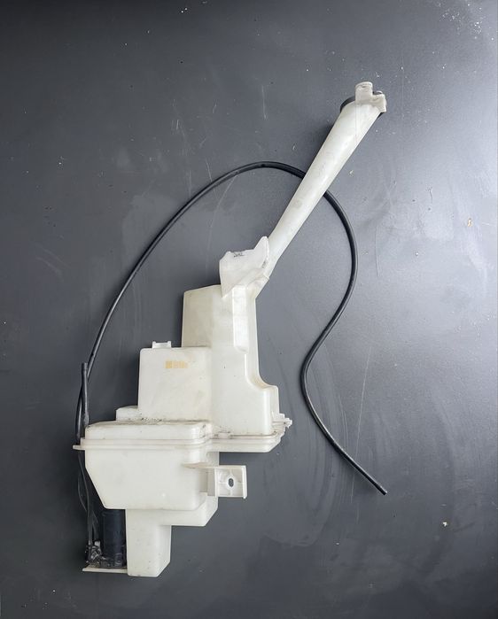 Бачок омивача омывателя Nissan Rogue 2021 2022 2023 2024