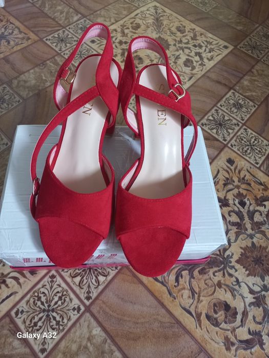 Замшеві босоніжки 36 р.