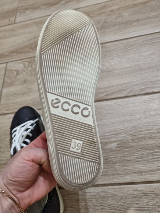 Кросівки-напівлегкі кеди ECCO