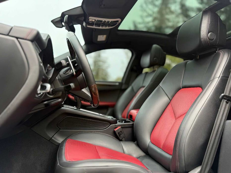 Porsche Macan      2022