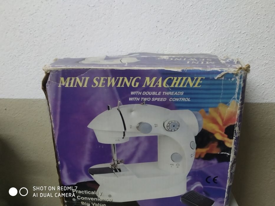 Mini Sewing Machine