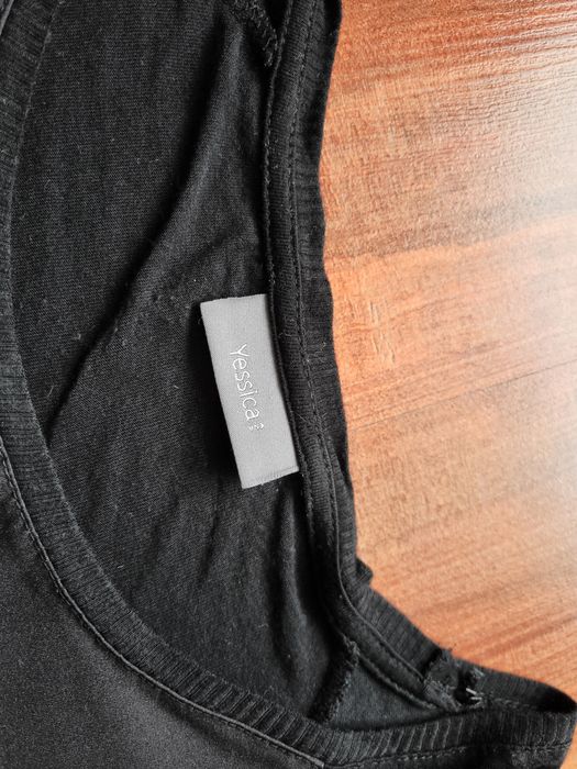 Czarna bluzka z nadrukiem 46