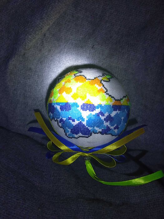 Новорічна прикраса своїми руками