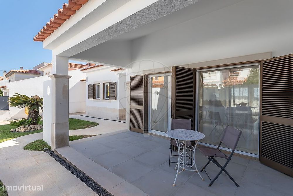 Moradia T4 para venda