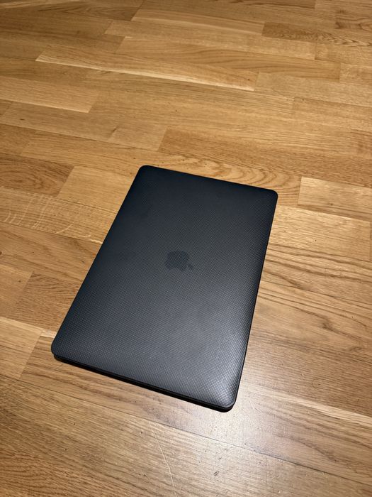 Apple MacBook Pro M1 13” 8gb RAM 256gb