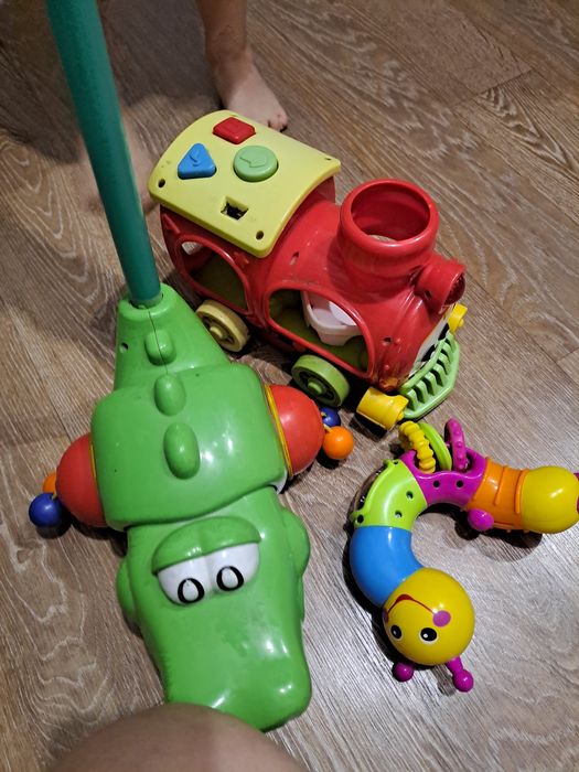 Подарую іграшки.