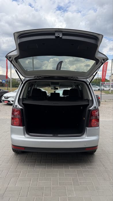 Volkswagen Touran Фольксваген Тоуран FL 2008р 1.4 TSІ бенз 6 МКПП 5 місць