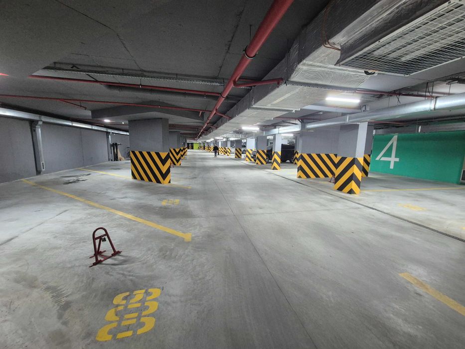 Паркомісце для вашого авто в ЦЕНТРІ . ЖК Авторський.