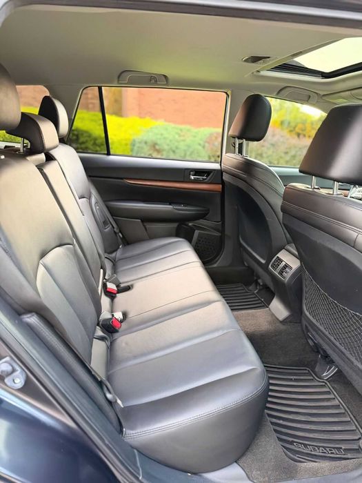 Subaru Outback 2.5i Limited      2013