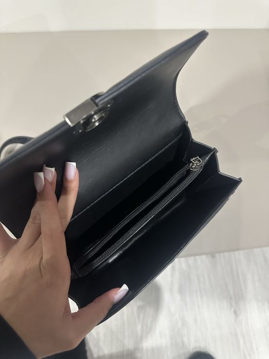 Сумка чорна на плече