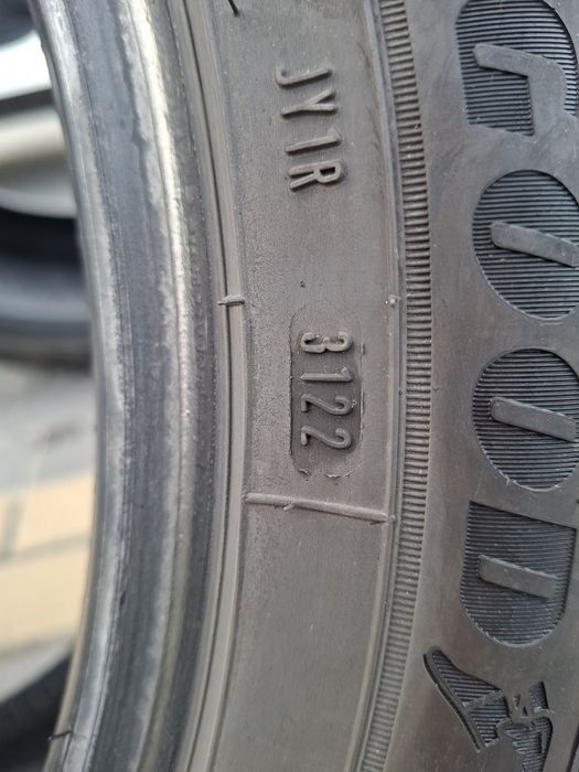 Зимові шини Goodyear UltraGrip Performance+ 235/50R17 100V.  2022р.  8 мм