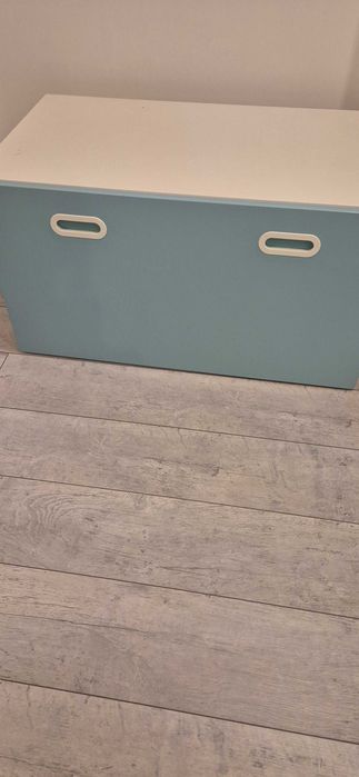 Ławka/regał z pojemnikiem Ikea Smastad biało-niebieska