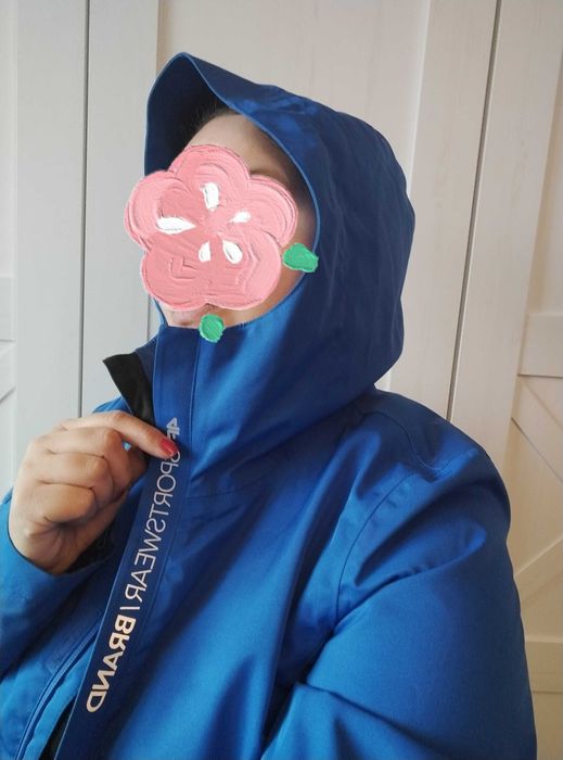 4F kurtka damska z kapturem wiosna L M 40