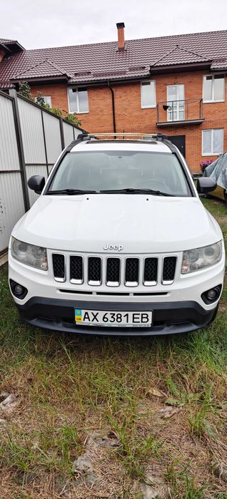 Продам свого вірного та улюбленого «Сніжка» ( Jeep Compass). Автомобіль офіційний