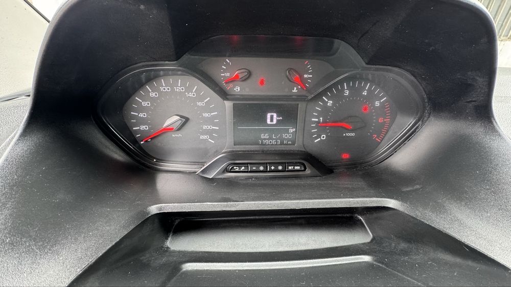 Peugeot partner 1.5 hdi 2020