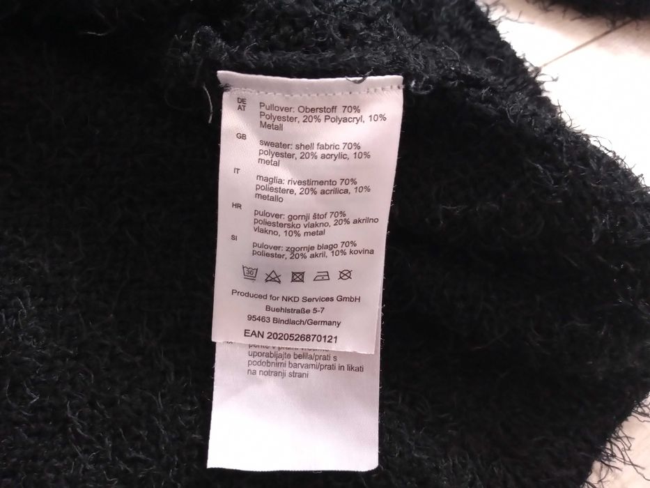 Śliczny mięciutki Sweter puchaty czarny Laura Torelli