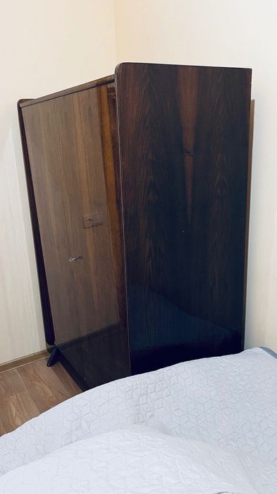 Чехословацька шафа з дзеркалом, 168×120×50 см, вінтаж