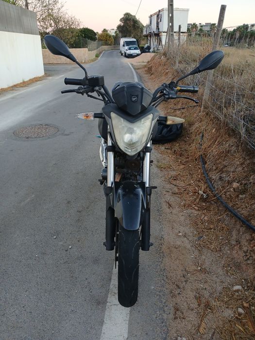 Moto keewey 125  em bom estado.