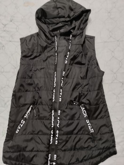 Безрукавка жіноча.