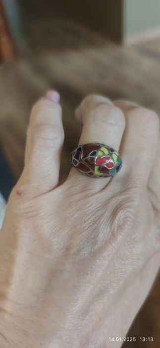 Duży kolorowy pierścień