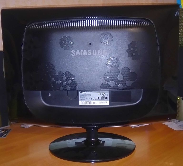 Монитор 22" Samsung 2233BW Led vga, Dvi