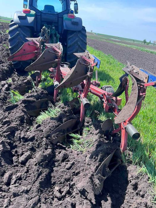 плуг оборотній до трактора